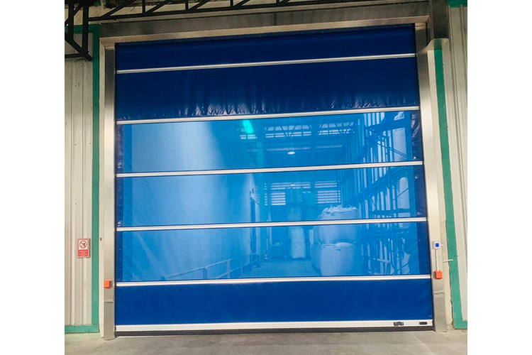 أبواب سريعة PVC مخصصة لشركة Material World Co., Ltd في تايلاند